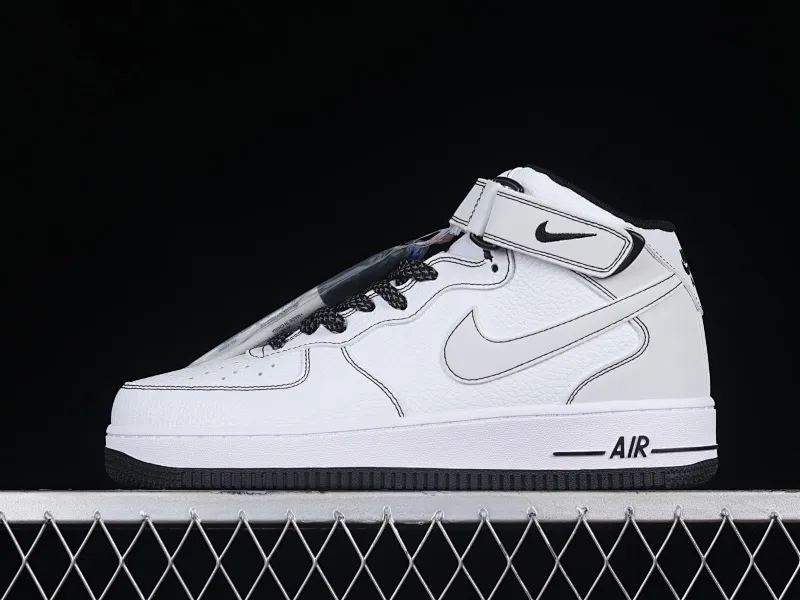 All categories Nk Air Force 1 Air Force series Nk Air Force 1 Mid Air Force mid-top Nk Air Force 1'07 Mid Mark line full of stars Black and white color Air Force 1 mid-top casual sneakers MK0619-222